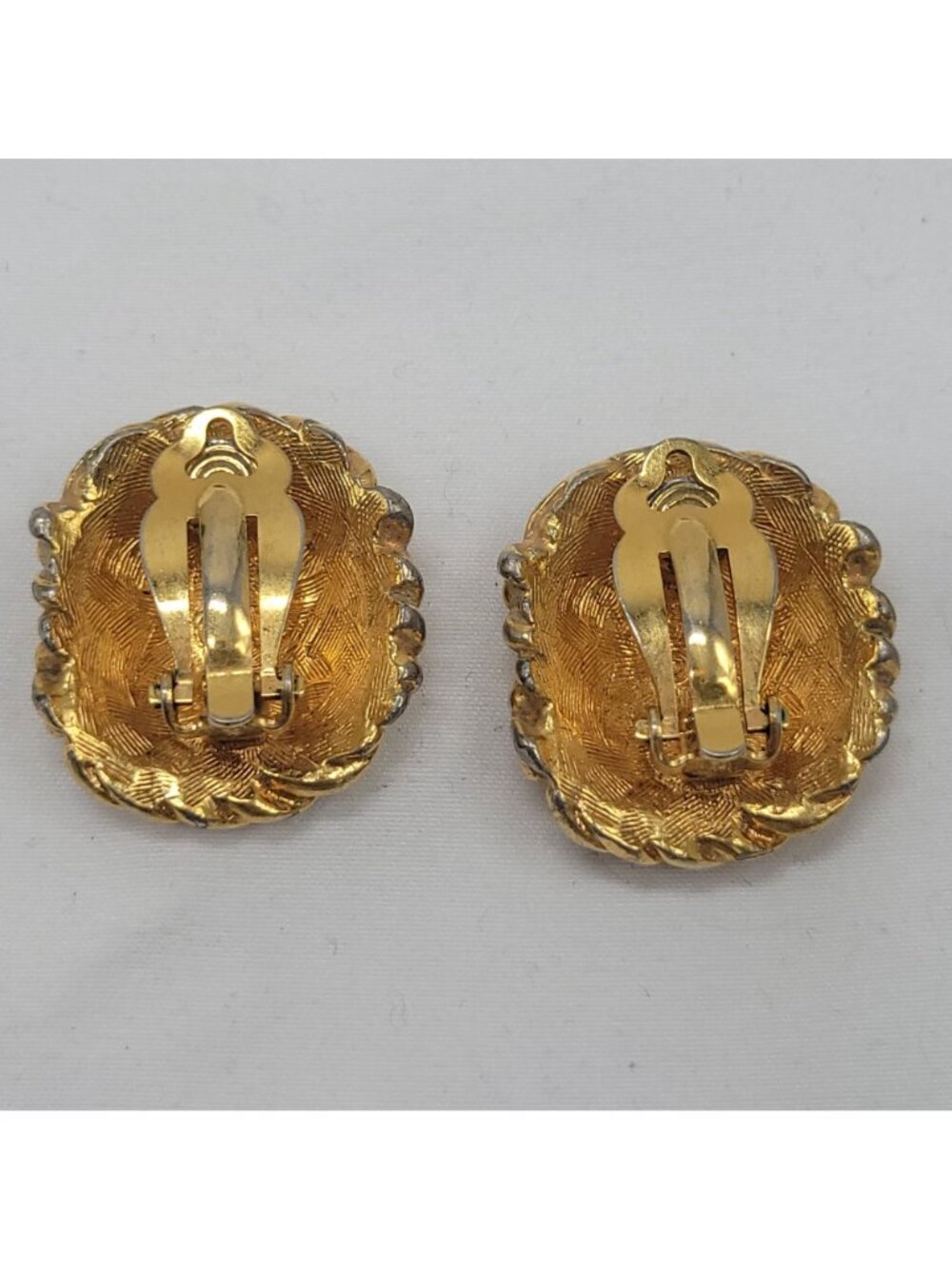 Gold-Tone Woven Clip-On Earrings By AK With Textured Design Vtg Classic Style 1" - Picture 11 of 15